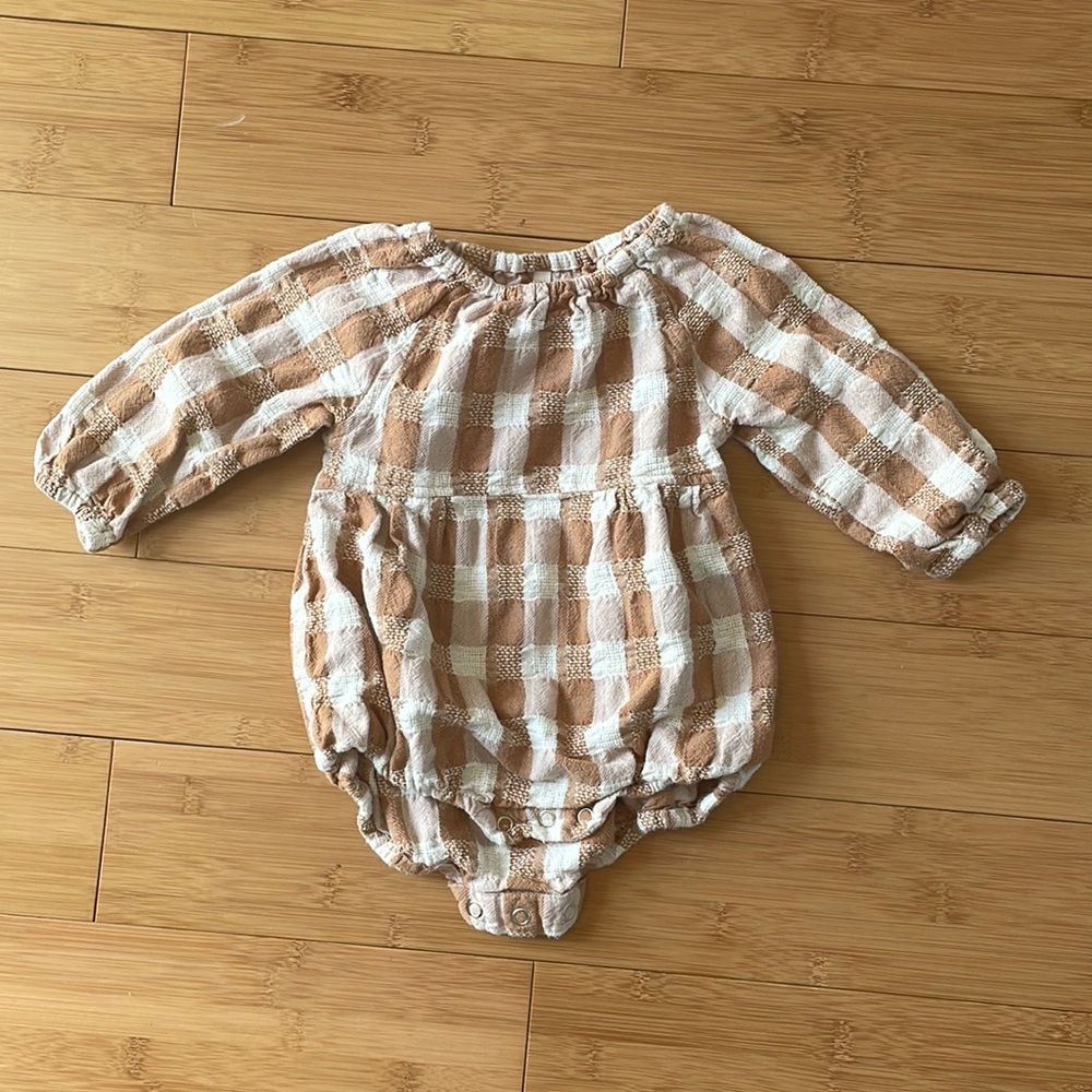 Rylee + Cru one piece, plaid long sleeve onesie, tan and white, 6-12m